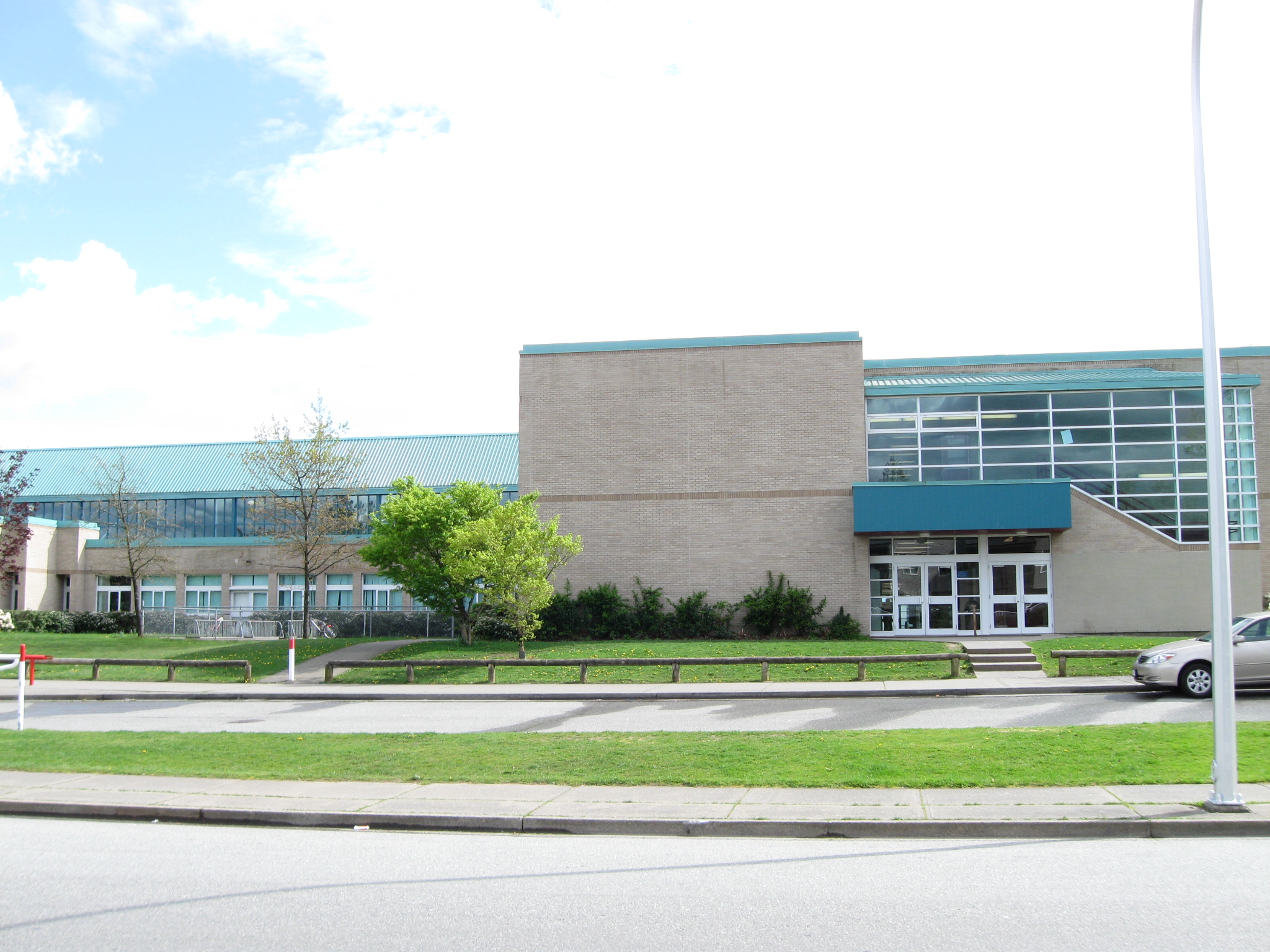 Johnston_Heights_Secondary_(another_view).jpg
